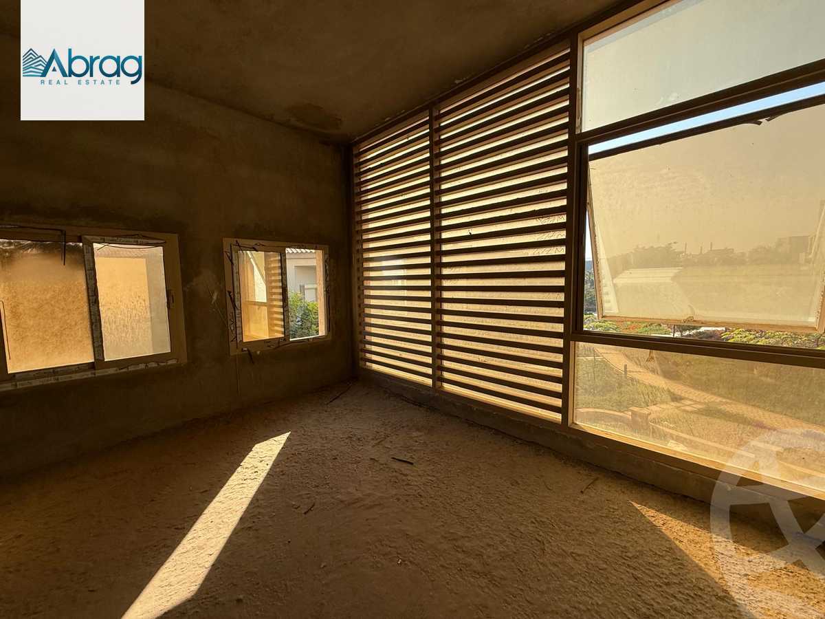 https://aqarmap.com.eg/ar/listing/6259845-for-sale-cairo-el-sheikh-zayed-city-compounds-kmbwnd-ljry-swdyk