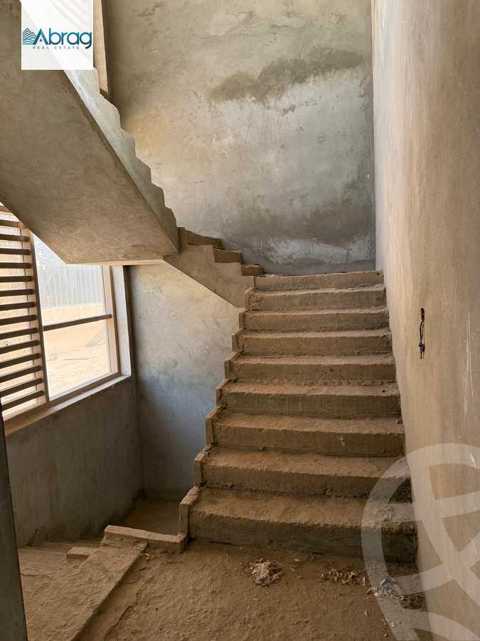 https://aqarmap.com.eg/ar/listing/6259845-for-sale-cairo-el-sheikh-zayed-city-compounds-kmbwnd-ljry-swdyk