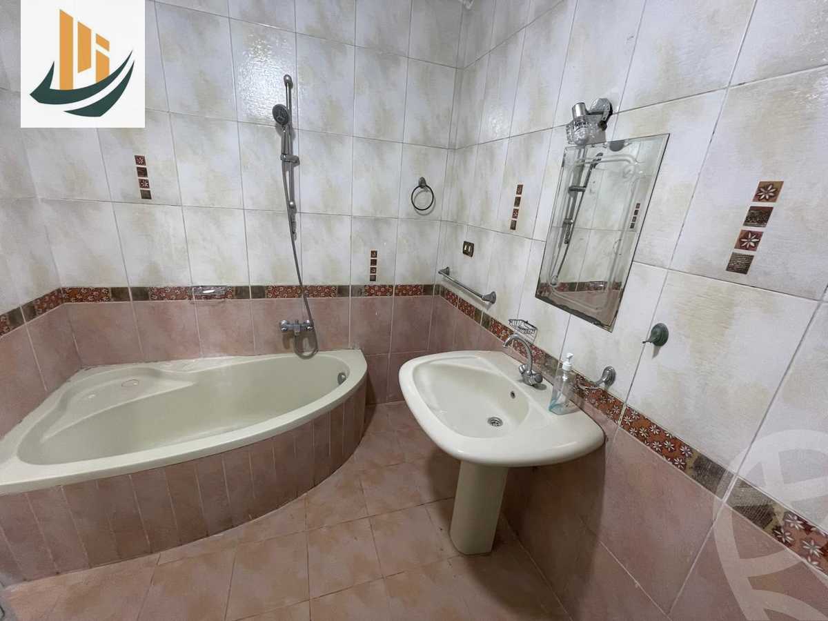 https://aqarmap.com.eg/en/listing/5685666-for-rent-cairo-manial-el-malek-el-mozaffar-st
