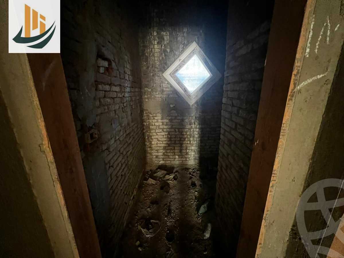 https://aqarmap.com.eg/ar/listing/5782584-for-sale-cairo-new-cairo-compounds-royal-lagoon
