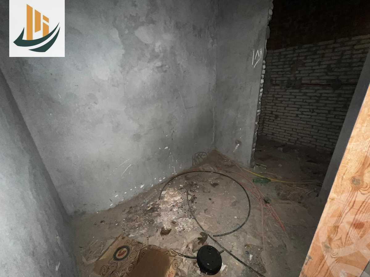 https://aqarmap.com.eg/ar/listing/5782584-for-sale-cairo-new-cairo-compounds-royal-lagoon