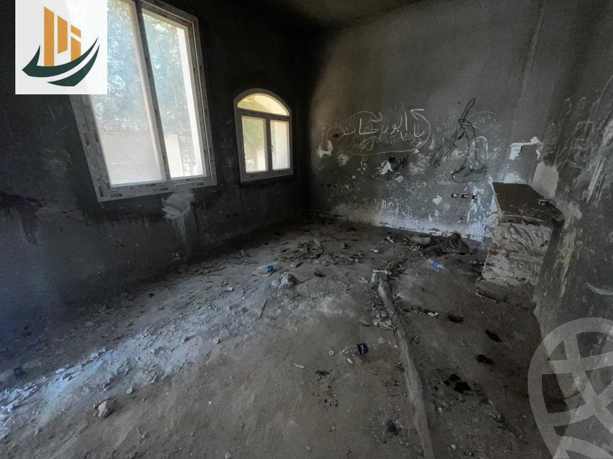 https://aqarmap.com.eg/ar/listing/5782584-for-sale-cairo-new-cairo-compounds-royal-lagoon