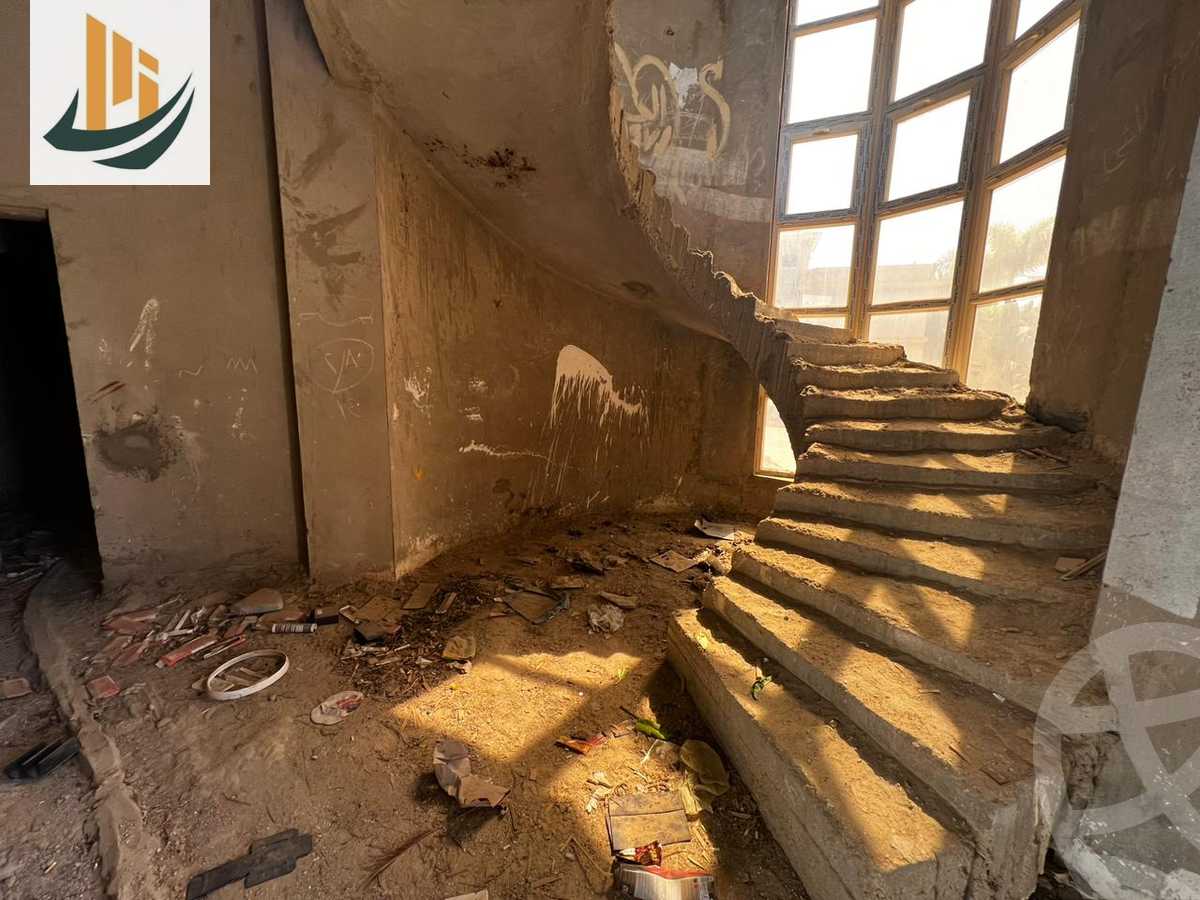 https://aqarmap.com.eg/ar/listing/5782584-for-sale-cairo-new-cairo-compounds-royal-lagoon