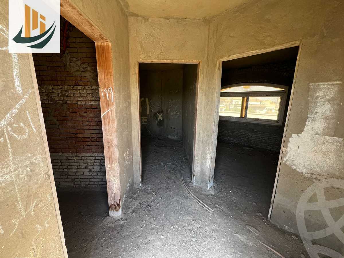 https://aqarmap.com.eg/ar/listing/5782584-for-sale-cairo-new-cairo-compounds-royal-lagoon
