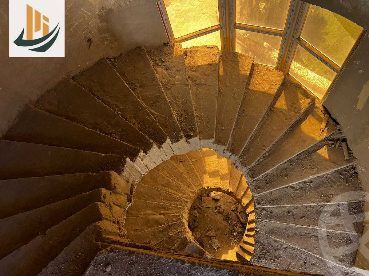 https://aqarmap.com.eg/ar/listing/5782584-for-sale-cairo-new-cairo-compounds-royal-lagoon