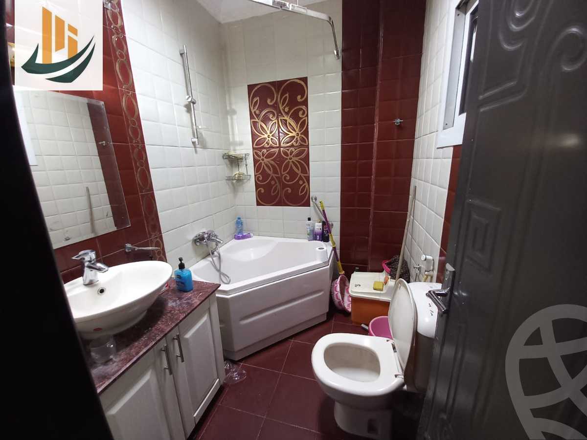 https://aqarmap.com.eg/en/listing/5564452-for-sale-cairo-el-mohandesen-meet-oqbah-esraa-al-malmin-st