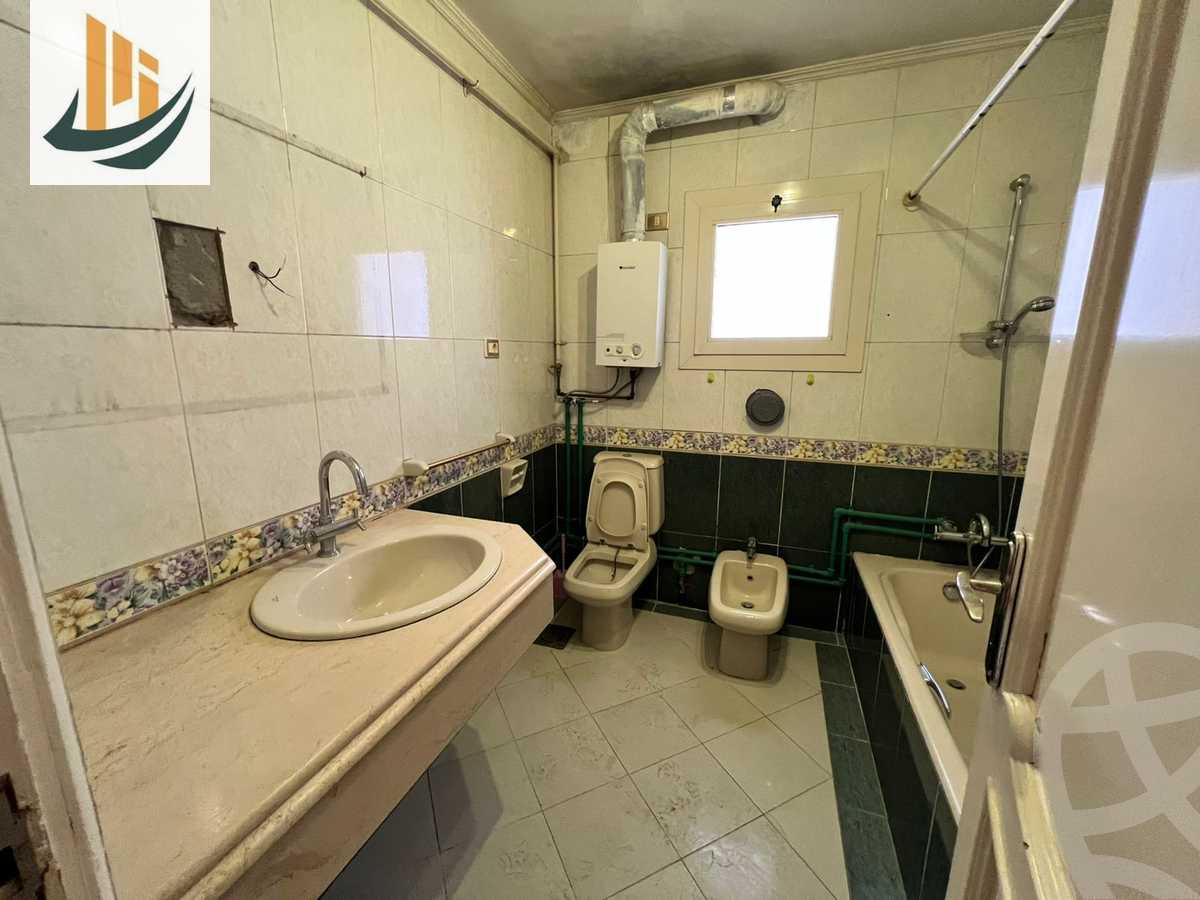 https://aqarmap.com.eg/ar/listing/6166182-for-sale-cairo-el-mohandesen-abd-el-moneam-riad-st