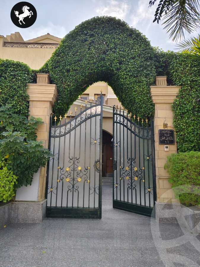 https://aqarmap.com.eg/en/listing/5408786-for-sale-cairo-el-sheikh-zayed-city-compounds-el-khamayel