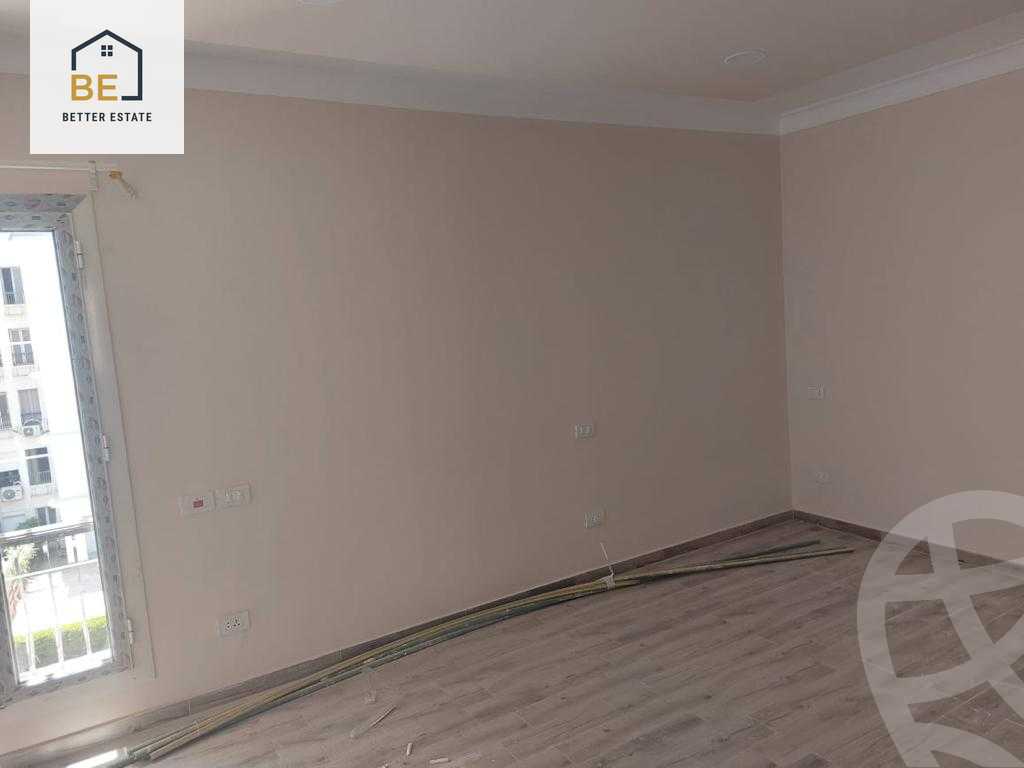 https://aqarmap.com.eg/en/listing/4096768-for-sale-cairo-new-cairo-compounds-mountain-view-hyde-park