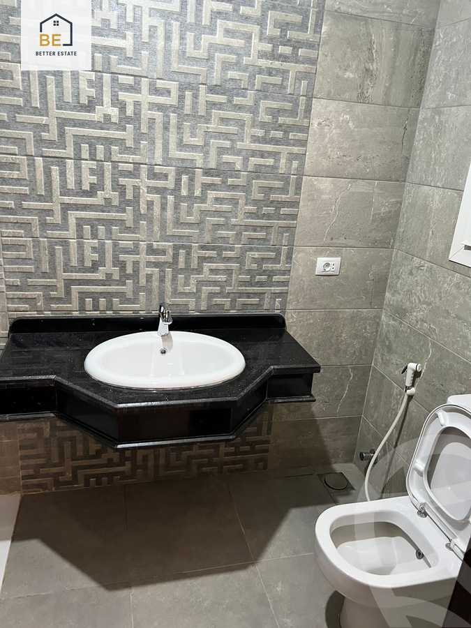 https://aqarmap.com.eg/en/listing/4163483-for-rent-cairo-new-cairo-compounds-mountain-view-hyde-park