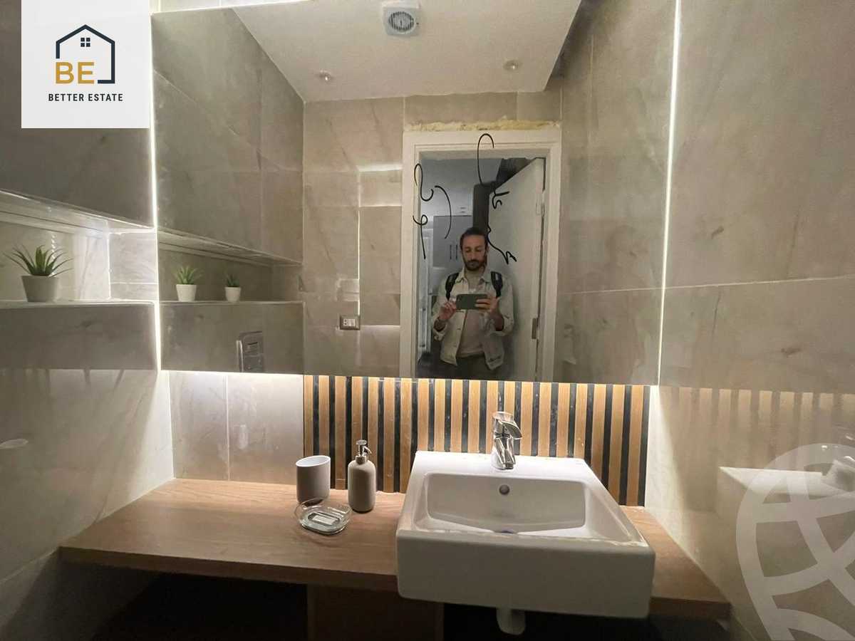 https://aqarmap.com.eg/en/listing/4218223-for-rent-cairo-new-cairo-compounds-mountain-view-hyde-park