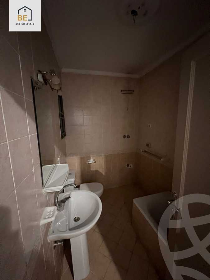https://aqarmap.com.eg/en/listing/5400461-for-sale-cairo-new-cairo-lrhb-city-phase-5-ibn-al-nafees-st