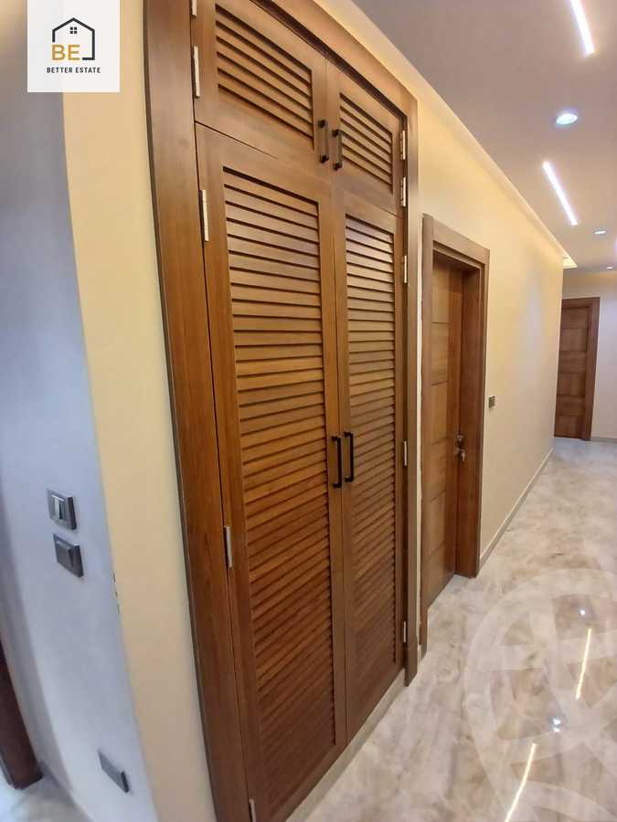 https://aqarmap.com.eg/en/listing/5736822-for-rent-cairo-new-cairo-compounds-hyde-park-centre-ville-hyde-park