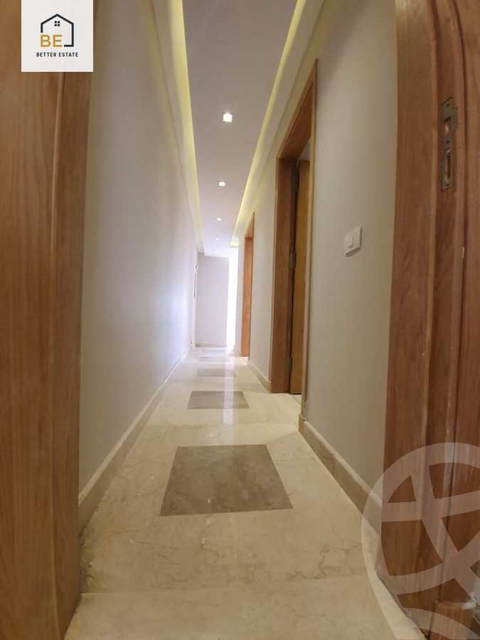 https://aqarmap.com.eg/ar/listing/5924228-for-sale-cairo-new-cairo-compounds-mountain-view-hyde-park