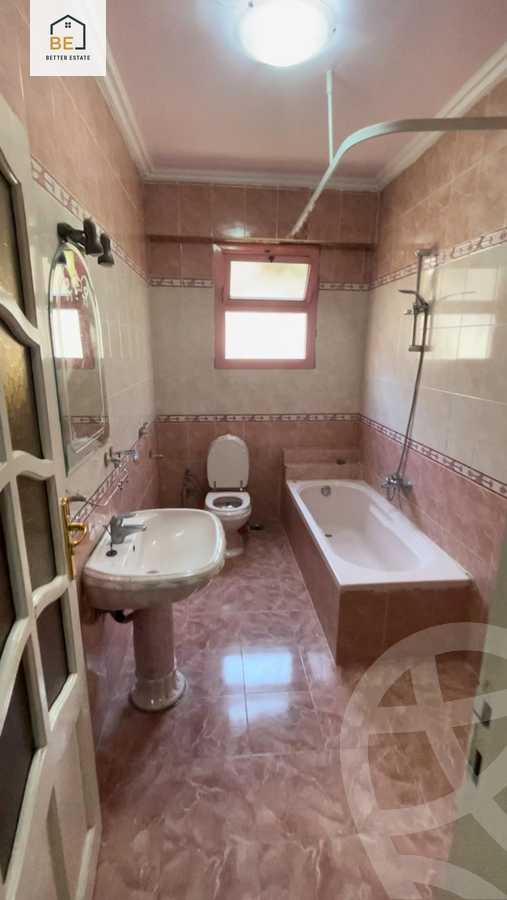 https://aqarmap.com.eg/en/listing/5954374-for-sale-cairo-mokattam-lhdb-l-ly-madinat-el-togaryen-al-togaryeen-city-st