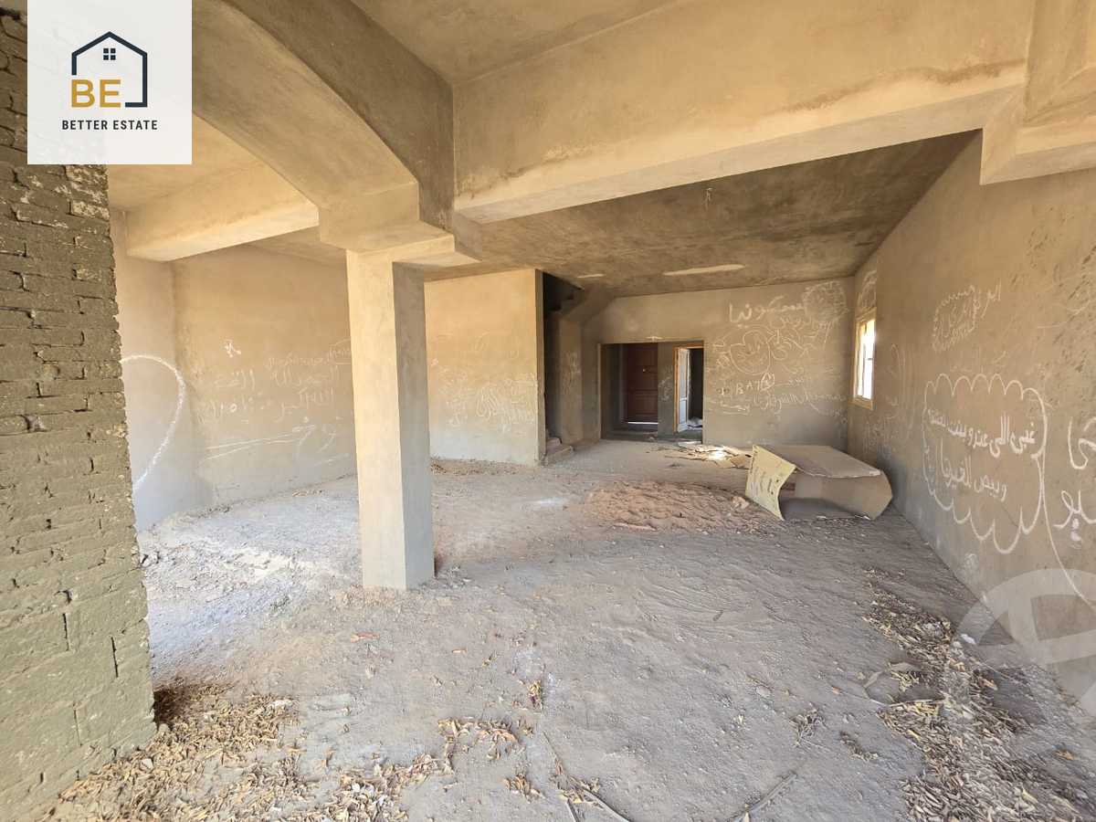 https://aqarmap.com.eg/en/listing/6017545-for-sale-cairo-el-sheikh-zayed-city-compounds-royal-meadows
