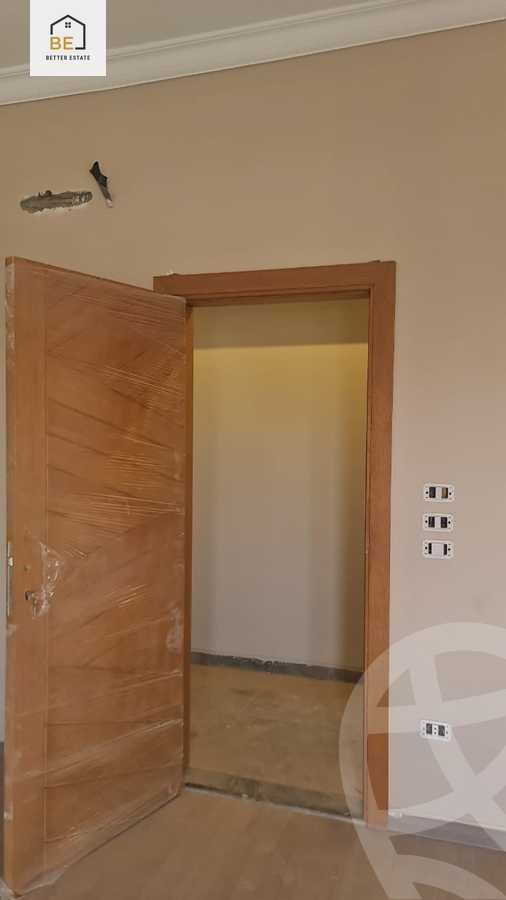 https://aqarmap.com.eg/en/listing/6039046-for-sale-cairo-new-cairo-compounds-moon-valley