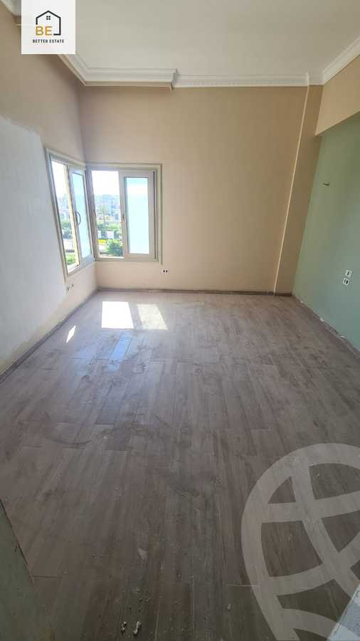 https://aqarmap.com.eg/en/listing/6039046-for-sale-cairo-new-cairo-compounds-moon-valley