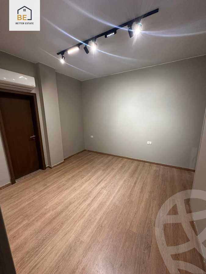https://aqarmap.com.eg/en/listing/6052439-for-rent-cairo-new-cairo-compounds-fifth-square