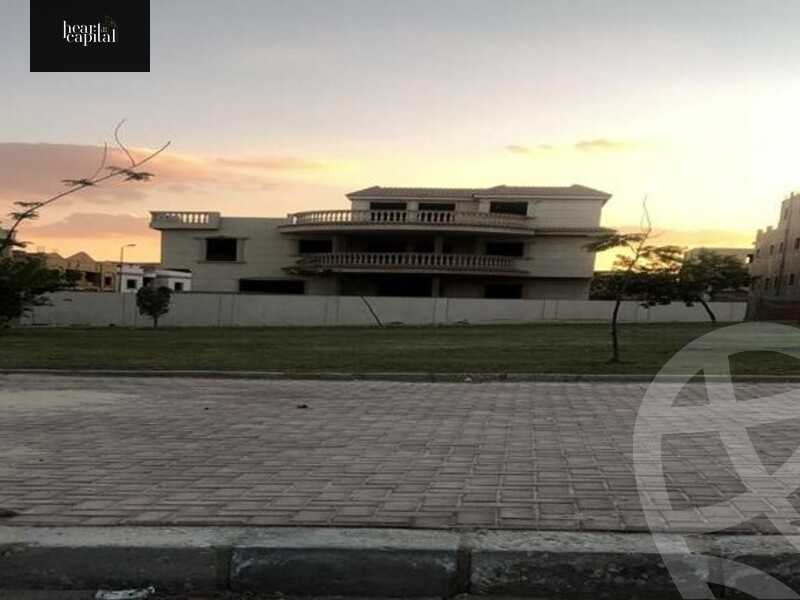 https://aqarmap.com.eg/ar/listing/3797284-for-sale-cairo-el-sheikh-zayed-city-el-hay-el-thaleth-ashaer-shr-12