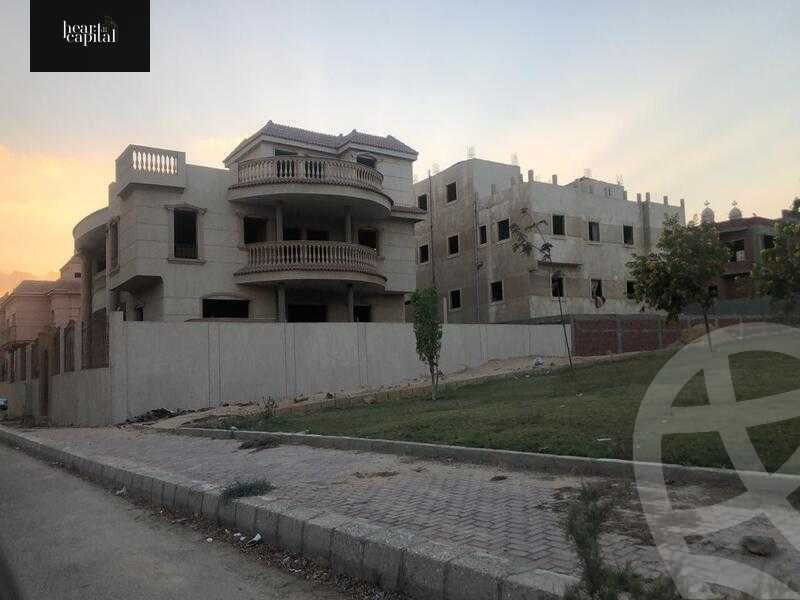 https://aqarmap.com.eg/ar/listing/3797284-for-sale-cairo-el-sheikh-zayed-city-el-hay-el-thaleth-ashaer-shr-12