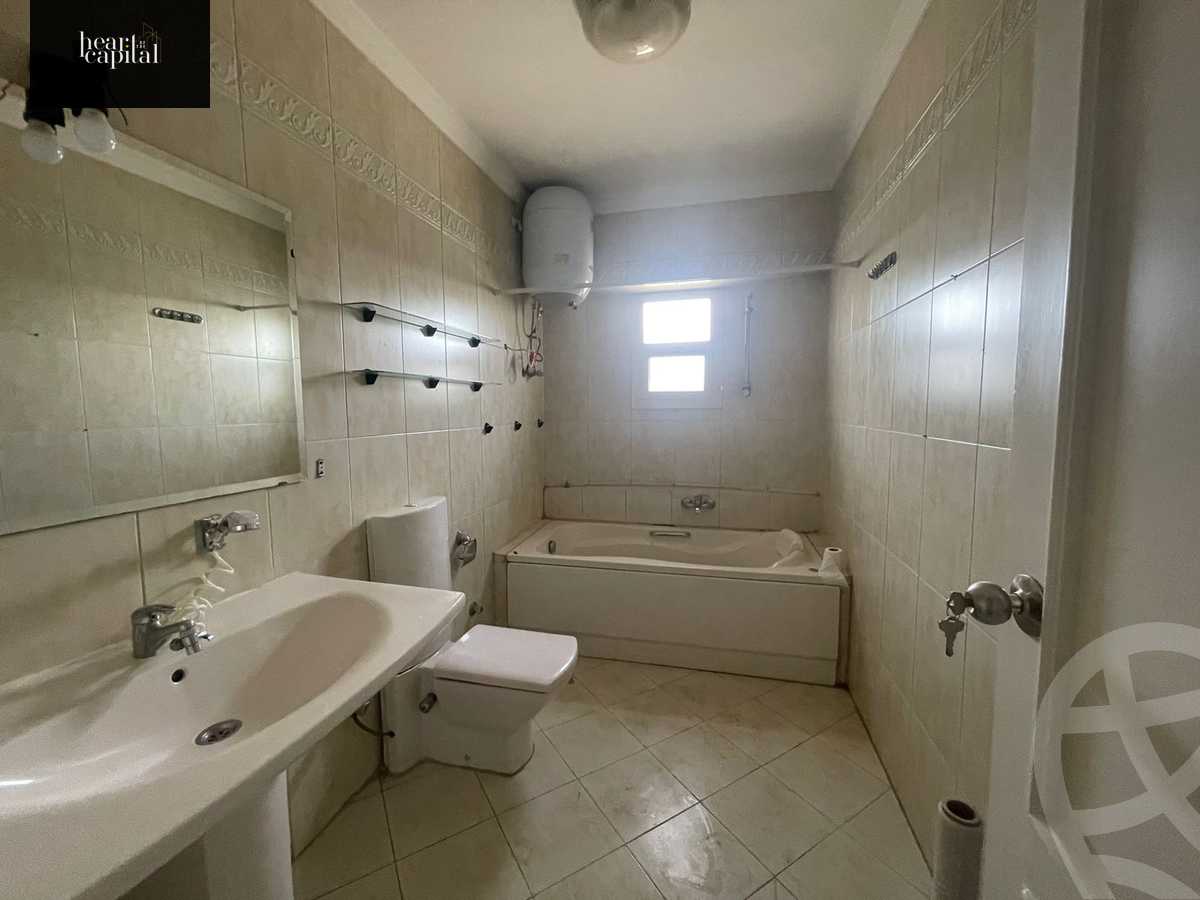 https://aqarmap.com.eg/en/listing/4384457-for-sale-cairo-el-maadi-sarayat-el-maadi-street-11