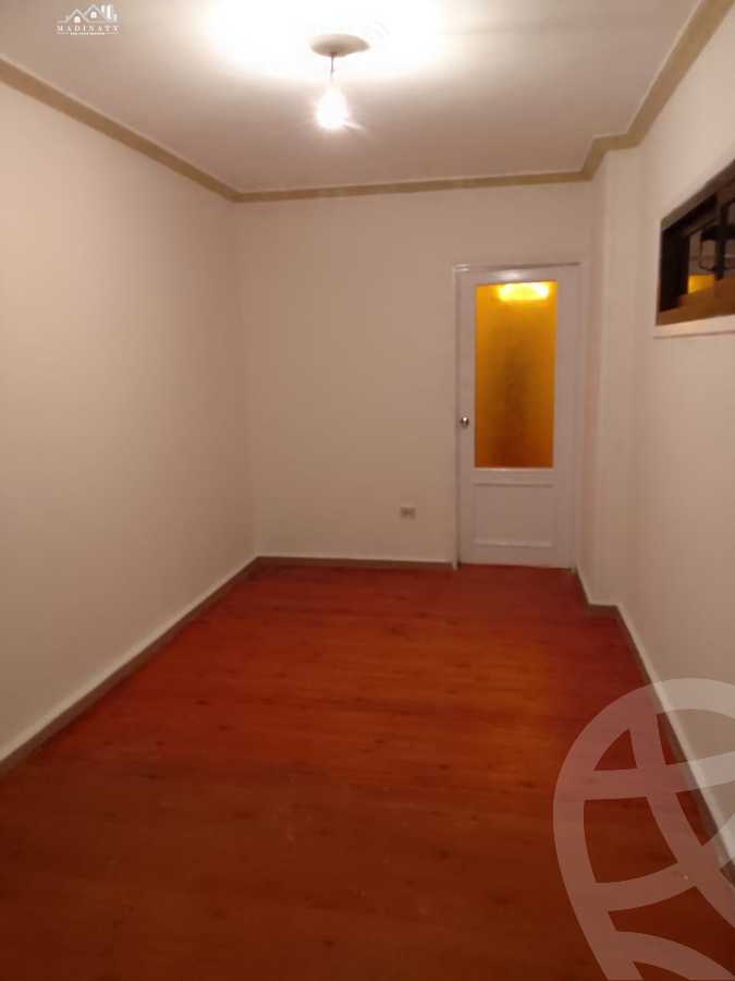 https://aqarmap.com.eg/ar/listing/3819790-for-rent-alexandria-ganaklis-el-fath-st