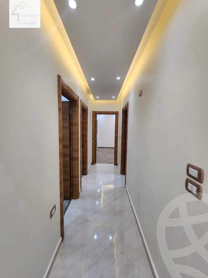 https://aqarmap.com.eg/en/listing/4227961-for-sale-cairo-el-sheikh-zayed-city-el-hay-el-khames-lhy-lkhms