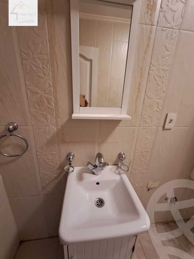 https://aqarmap.com.eg/en/listing/4239631-for-sale-cairo-el-sheikh-zayed-city-el-hay-el-khames-lhy-lkhms