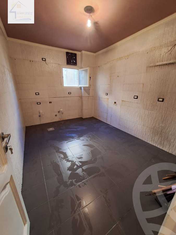 https://aqarmap.com.eg/en/listing/4239631-for-sale-cairo-el-sheikh-zayed-city-el-hay-el-khames-lhy-lkhms