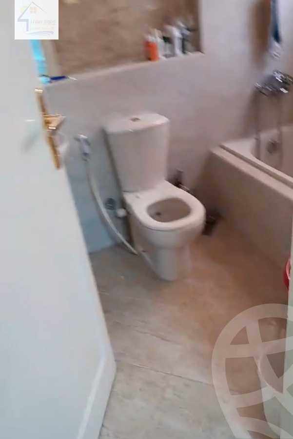 https://aqarmap.com.eg/en/listing/4291747-for-sale-cairo-6th-of-october-featured-neighborhood-el-motamayez-neighborhood-dr-mohammed-nagy-st