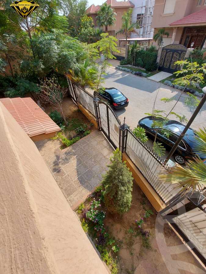 https://aqarmap.com.eg/ar/listing/4009792-for-sale-cairo-new-cairo-compounds-moon-valley