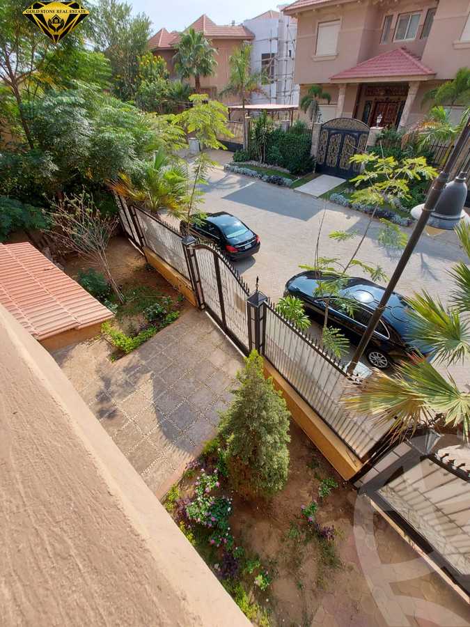 https://aqarmap.com.eg/ar/listing/4009792-for-sale-cairo-new-cairo-compounds-moon-valley