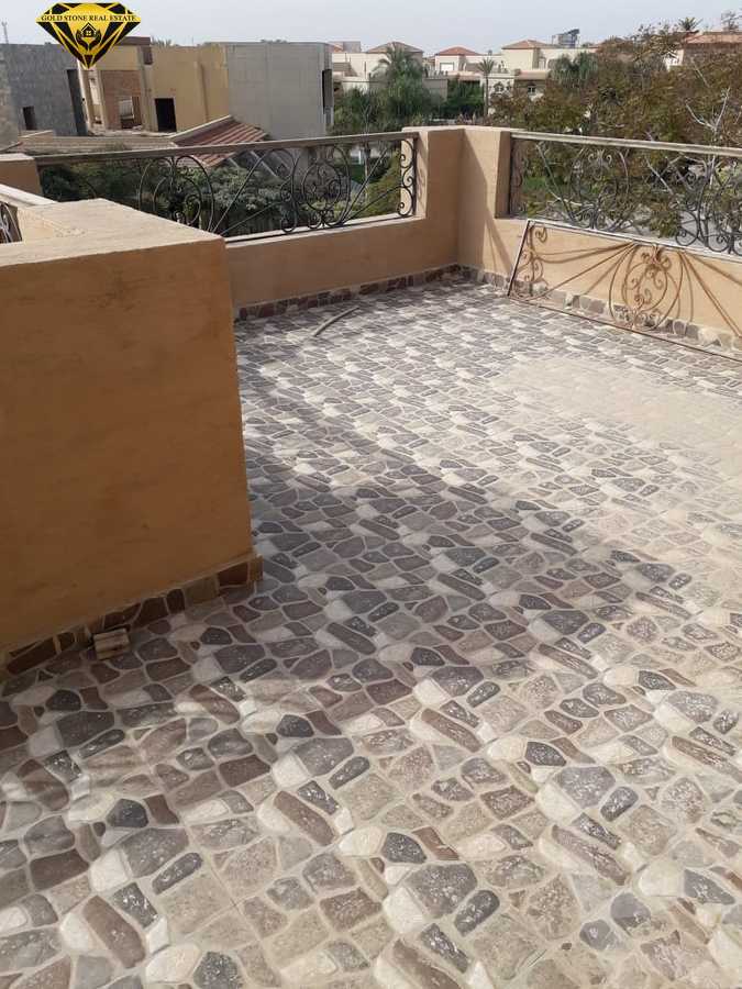 https://aqarmap.com.eg/ar/listing/4009792-for-sale-cairo-new-cairo-compounds-moon-valley