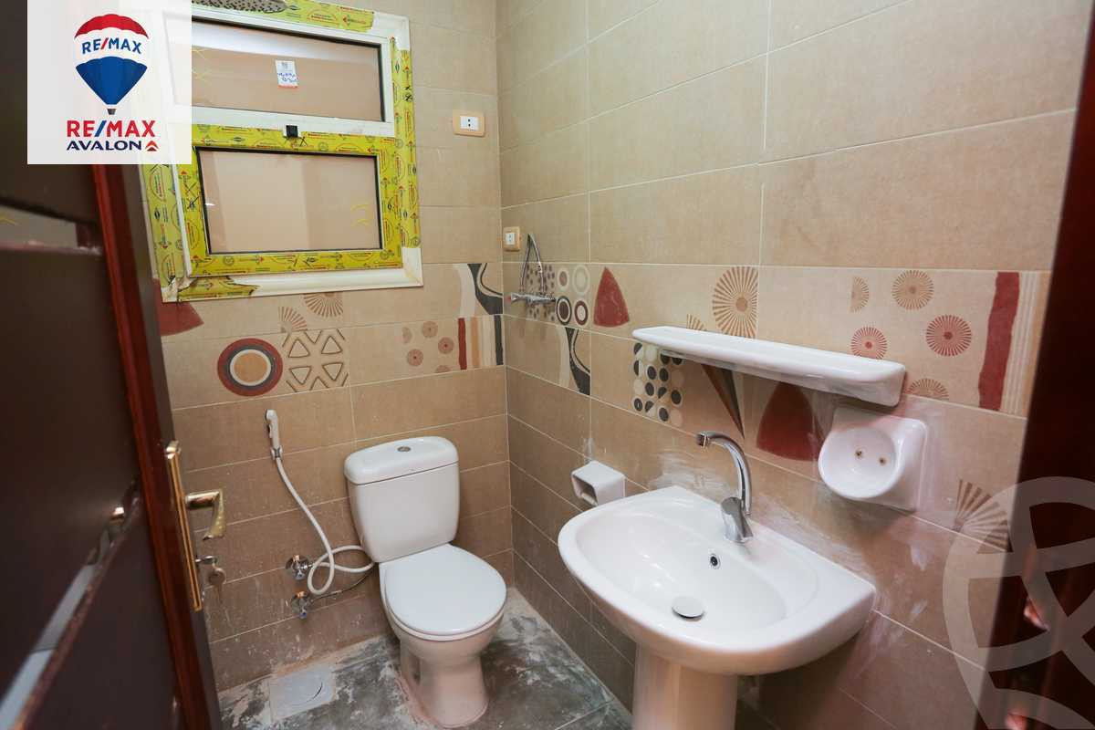 https://aqarmap.com.eg/ar/listing/3836767-for-sale-alexandria-moharram-bey-tryq-qn-lswys