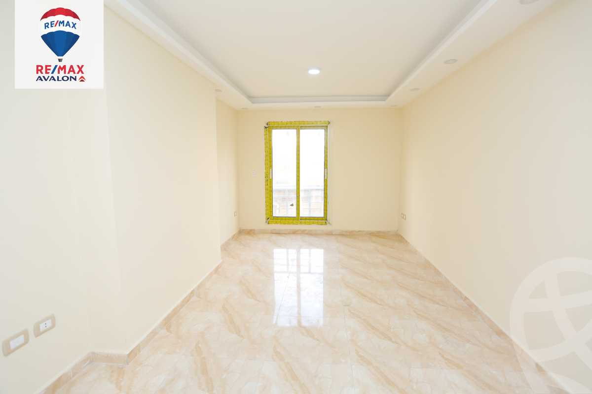 https://aqarmap.com.eg/ar/listing/3836767-for-sale-alexandria-moharram-bey-tryq-qn-lswys