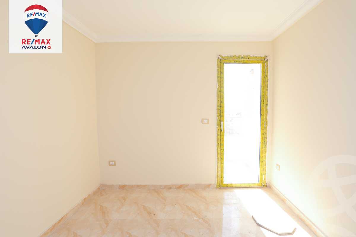 https://aqarmap.com.eg/ar/listing/3836767-for-sale-alexandria-moharram-bey-tryq-qn-lswys
