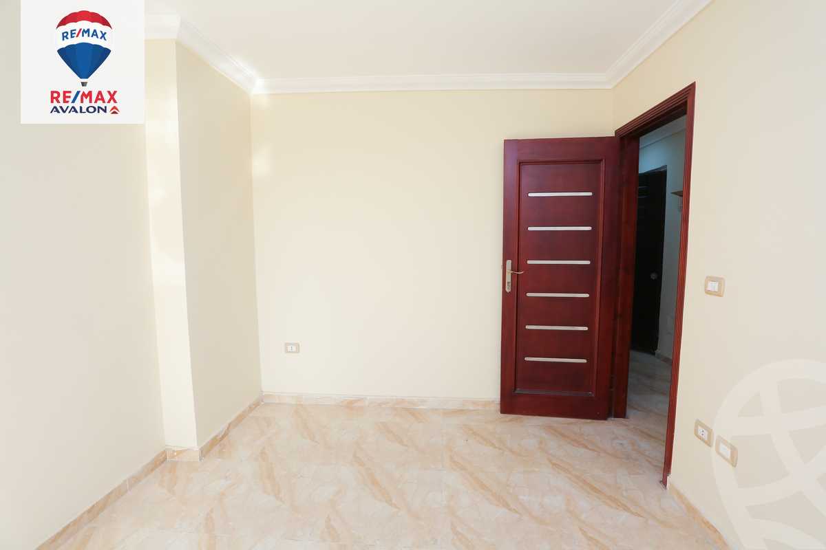 https://aqarmap.com.eg/ar/listing/3836767-for-sale-alexandria-moharram-bey-tryq-qn-lswys