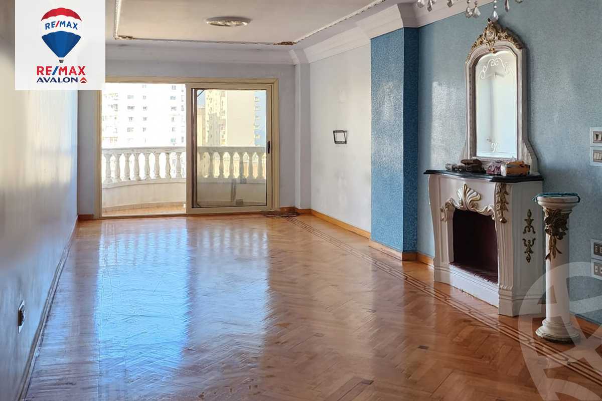 https://aqarmap.com.eg/ar/listing/4712494-for-rent-alexandria-el-azarita-el-horeya-rd