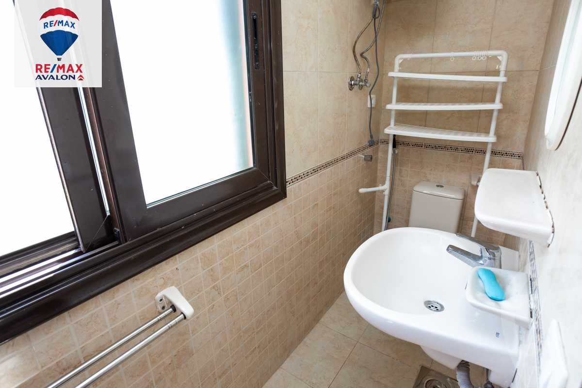 https://aqarmap.com.eg/en/listing/4858061-for-sale-alexandria-tryq-lqhr-brj-l-rb-lshrwy