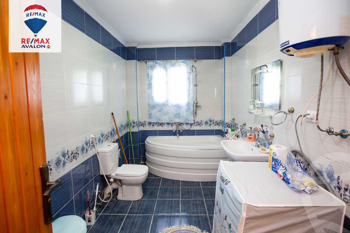 https://aqarmap.com.eg/en/listing/4858061-for-sale-alexandria-tryq-lqhr-brj-l-rb-lshrwy