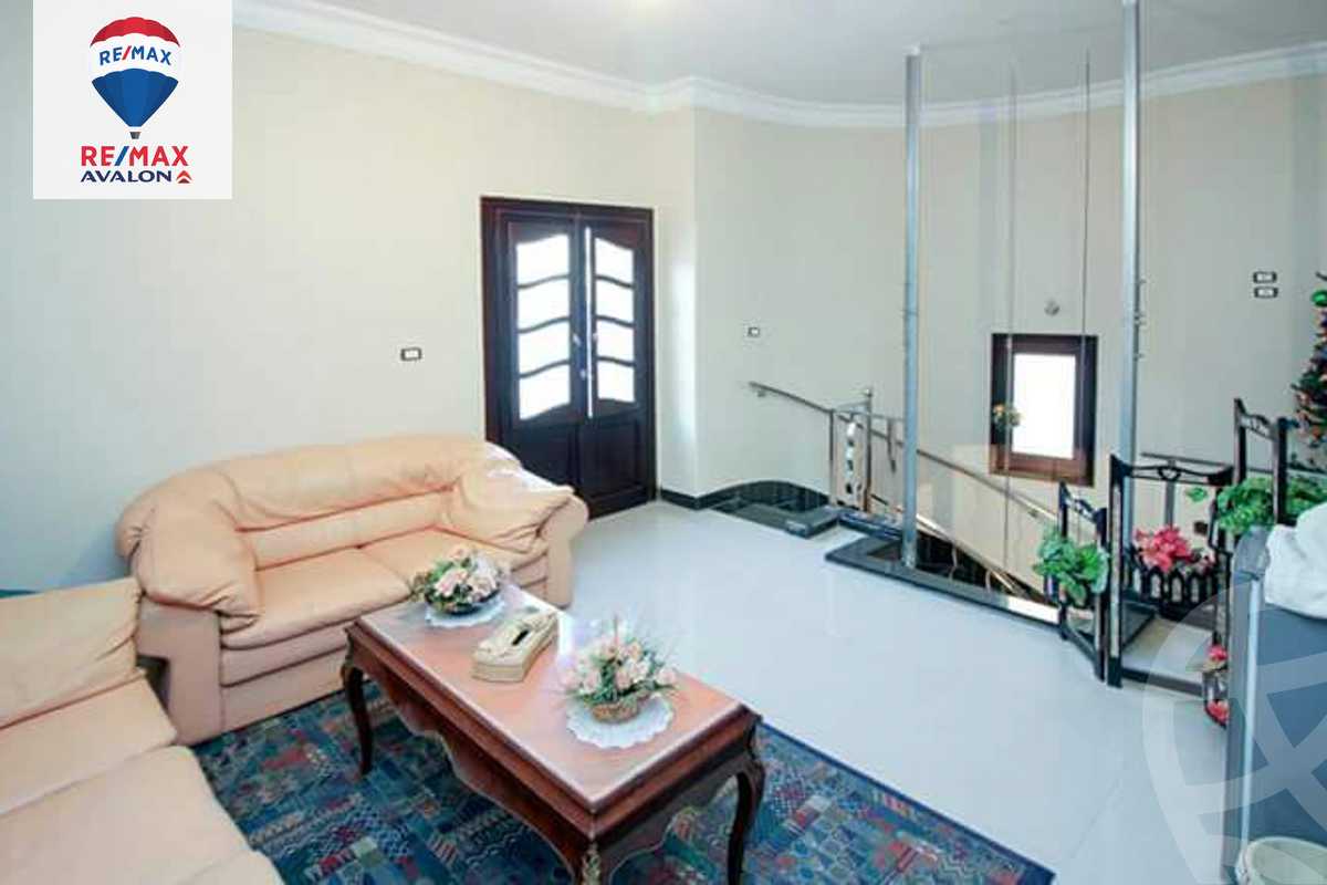 https://aqarmap.com.eg/en/listing/5302427-for-sale-alexandria-kafr-abdo-sant-square-st