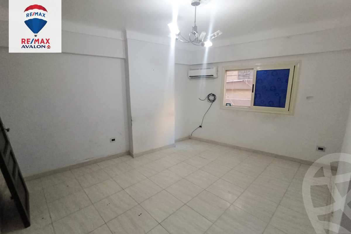 https://aqarmap.com.eg/ar/listing/5029551-for-sale-alexandria-sydy-bshr-sydy-bshr-bhry-abd-el-salam-aref-st