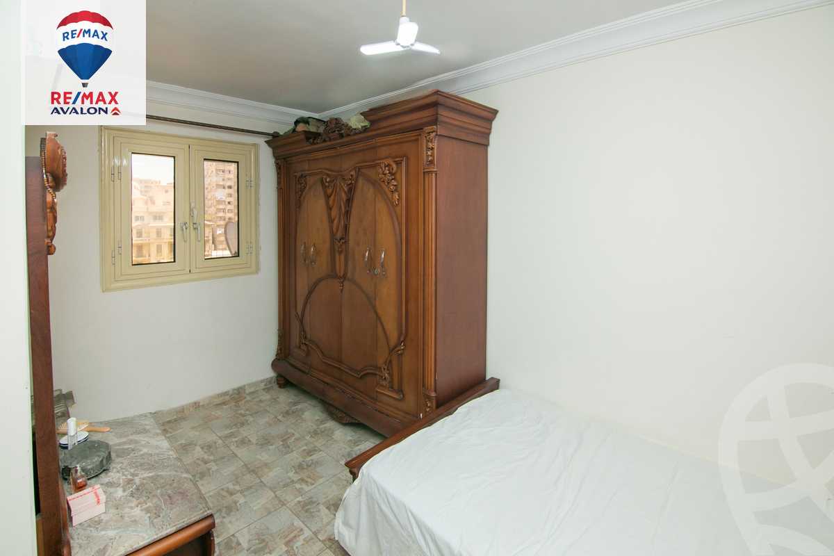 https://aqarmap.com.eg/en/listing/5110704-for-sale-alexandria-sporting-shr-bwr-s-yd