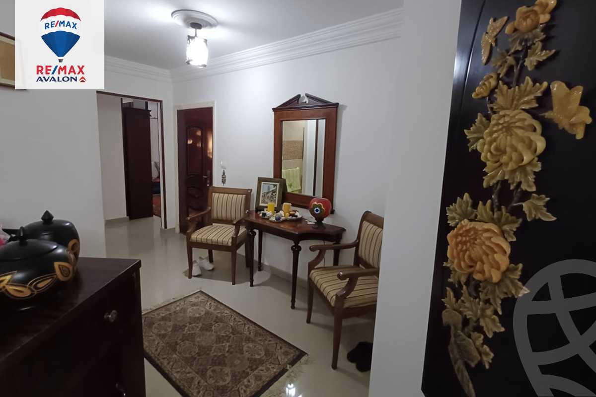 https://aqarmap.com.eg/en/listing/5240211-for-sale-alexandria-kafr-abdo-sant-square-st