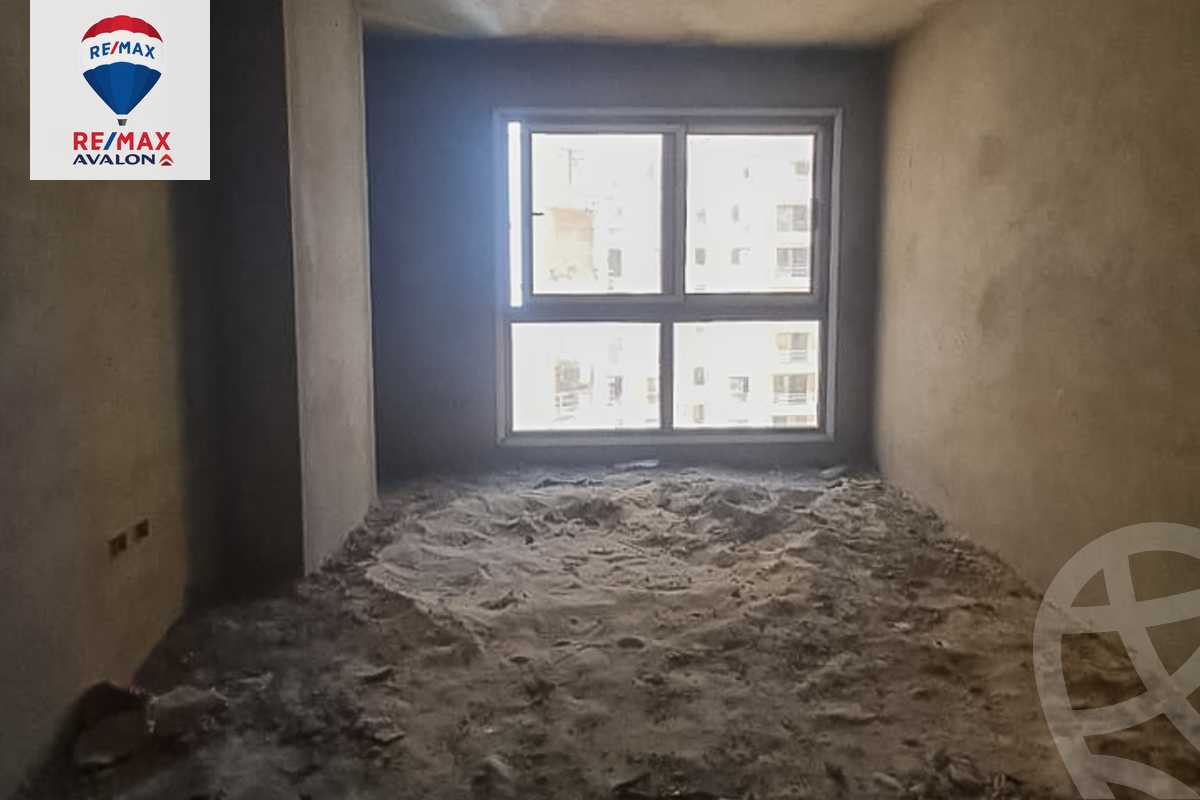https://aqarmap.com.eg/ar/listing/5250867-for-sale-alexandria-smouha-compounds-in-smouha-valore-antoniadis-compound-el-ghonimy