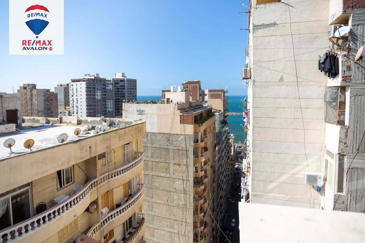 https://aqarmap.com.eg/ar/listing/5270136-for-sale-alexandria-sydy-bshr-sydy-bshr-bhry-shr-mhmwd-l-yswy
