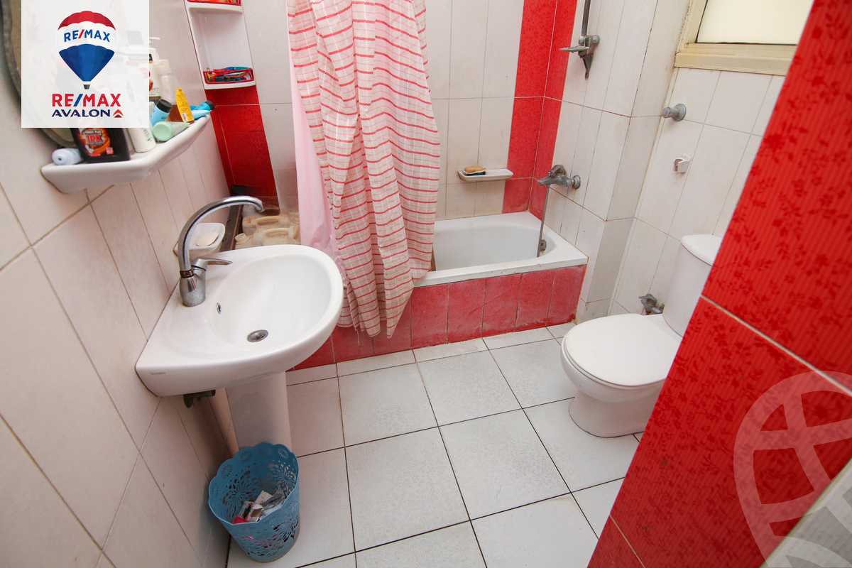https://aqarmap.com.eg/ar/listing/5385254-for-sale-alexandria-moharram-bey-bwlynw