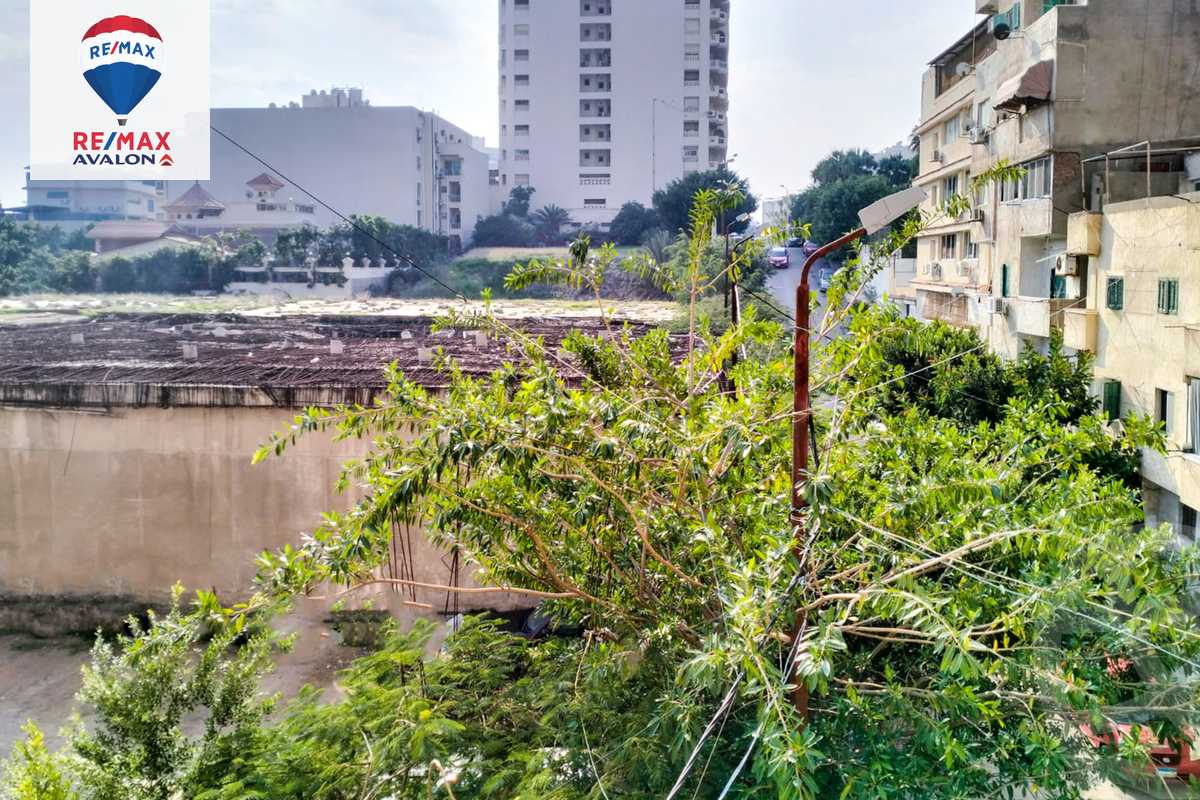 https://aqarmap.com.eg/en/listing/5485556-for-sale-alexandria-kafr-abdo-hussein-basha-st