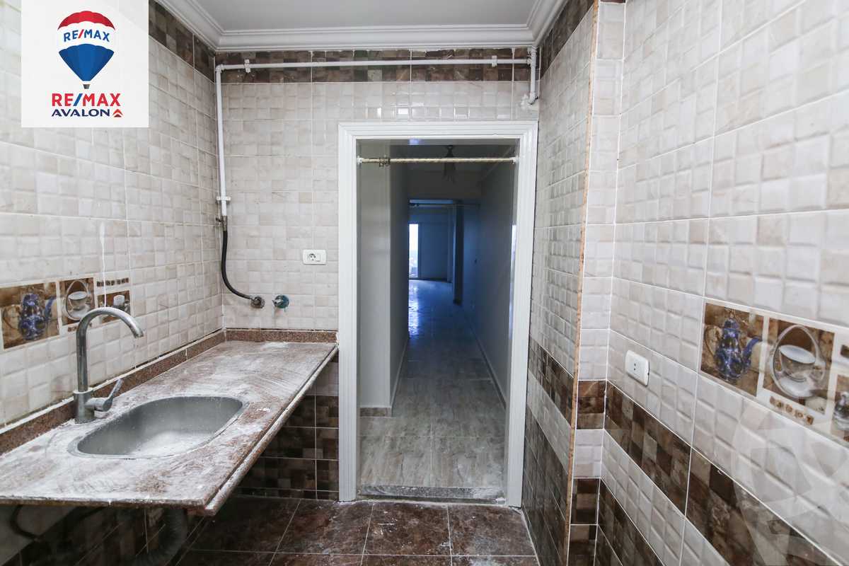 https://aqarmap.com.eg/en/listing/5663957-for-sale-alexandria-moharram-bey-ali-al-askandarani-st